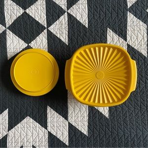 VINTAGE Tupperware, sunburst set of 2